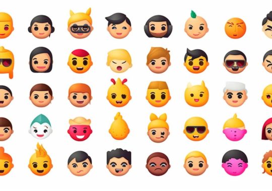 Una multitud de emojis con diversas expresiones faciales, presentados en un estilo audaz y elegante, con tonos de rosa claro, ámbar oscuro, amarillo claro y esmeralda.